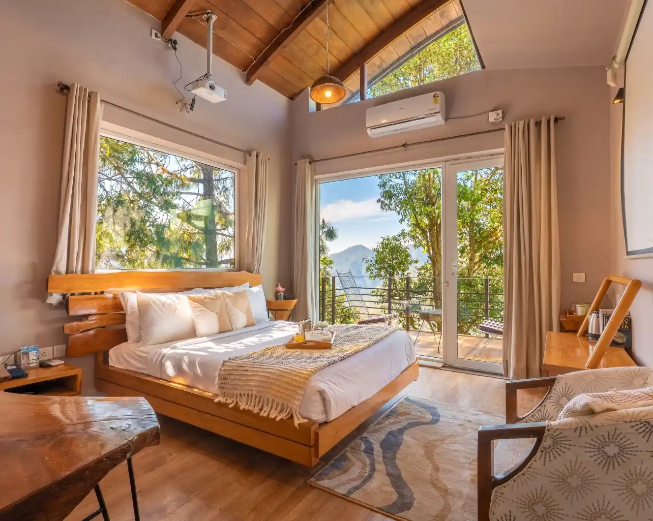 Hemant Room