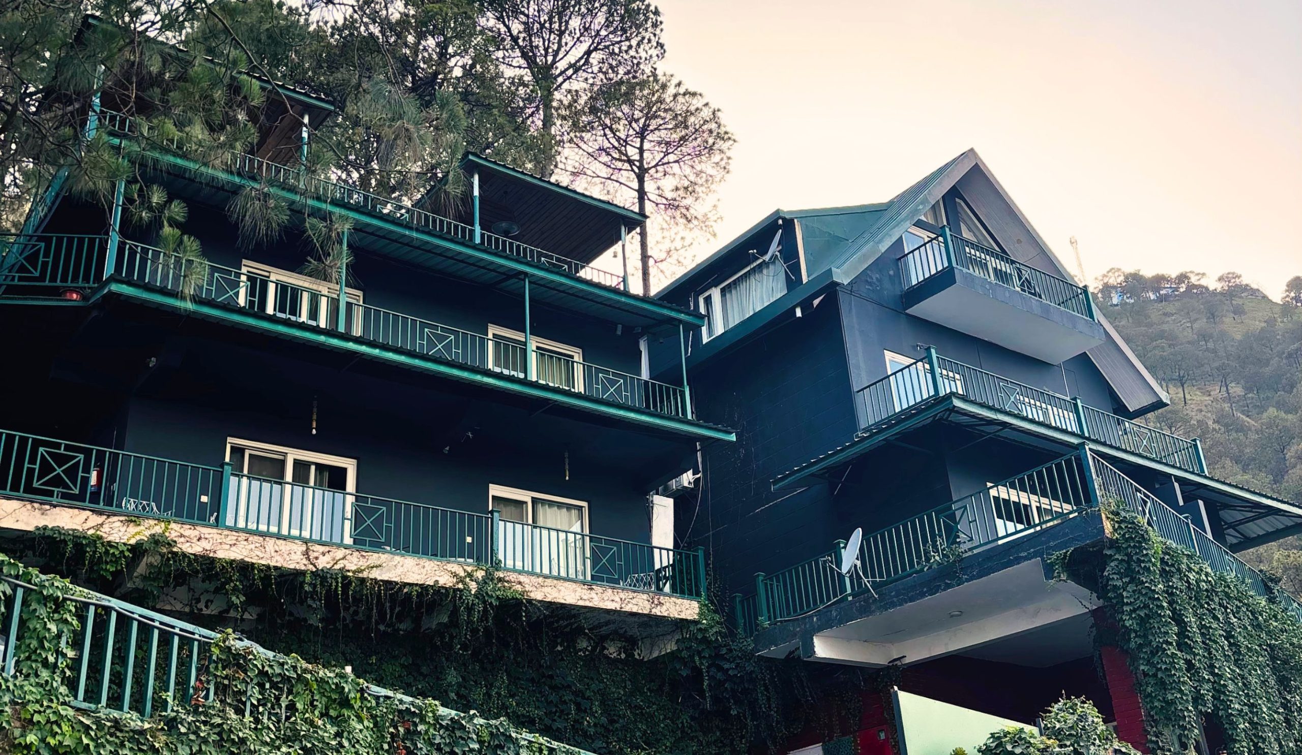 Kasauli - Annie's song/12 Bedrooms